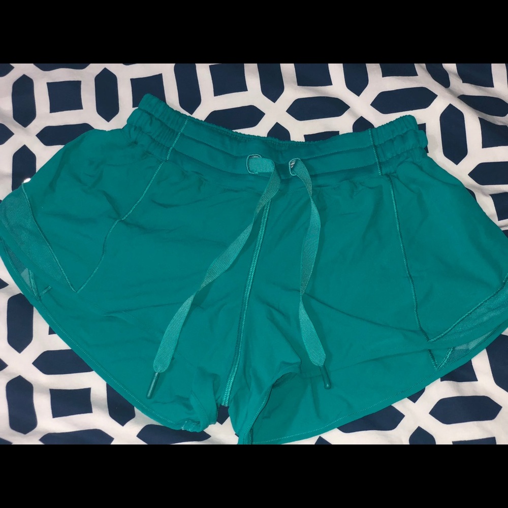 *REAL* Lululemon Hotty Hot 2.5 Shorts